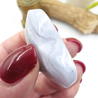 Blue Lace Agate Crystal Heart – Calm, Communication & Throat Chakra Crystal, 25g