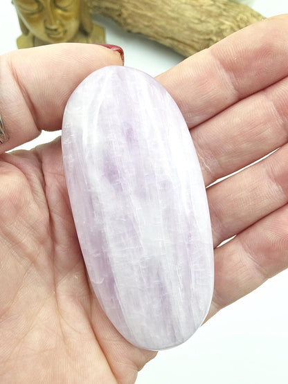 Large Kunzite Crystal Palm Stone - Heart Chakra & Emotional Healing Crystal - 90g