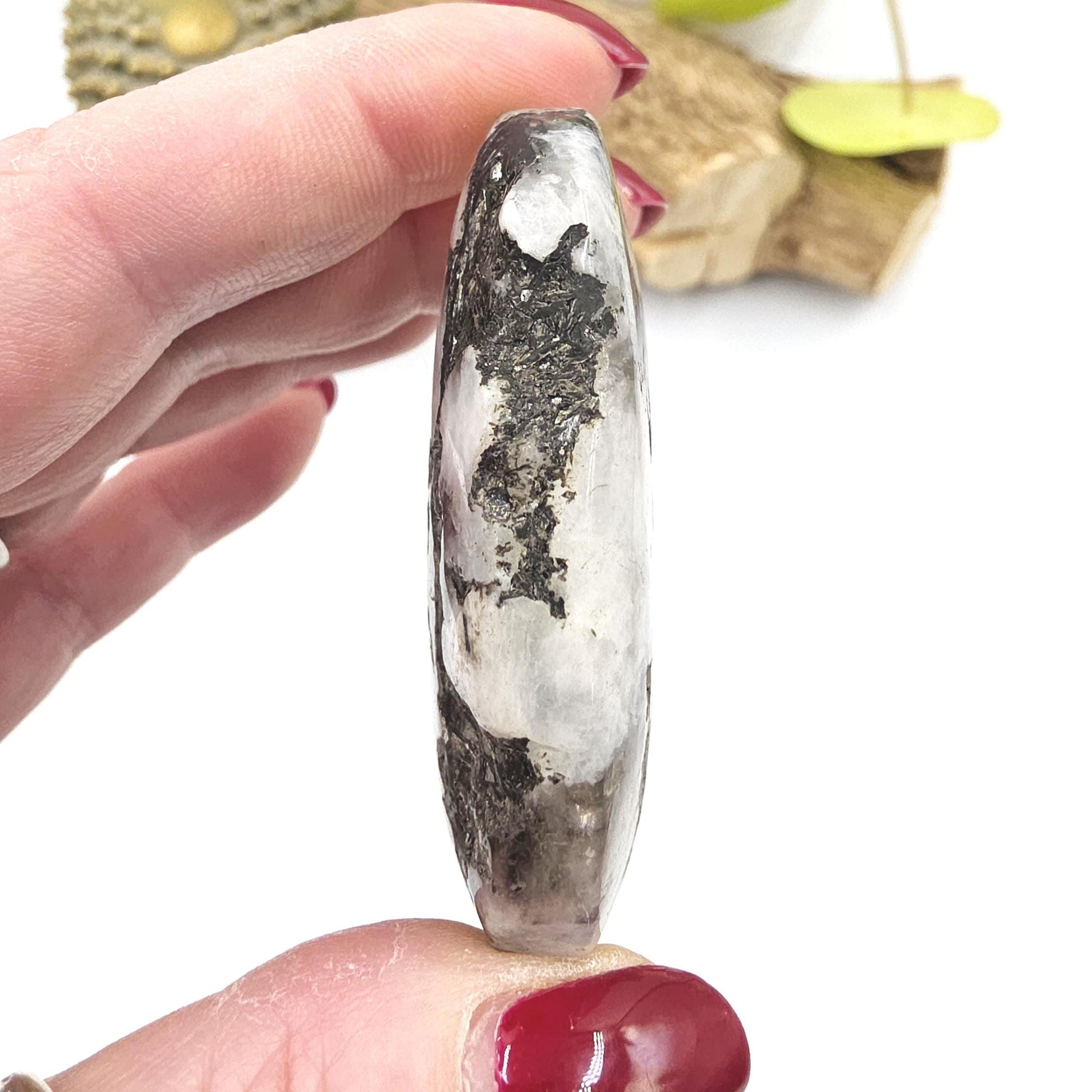 Rainbow Moonstone Palm Stone – Intuition, Balance & Feminine Energy Healing Crystal, 70g