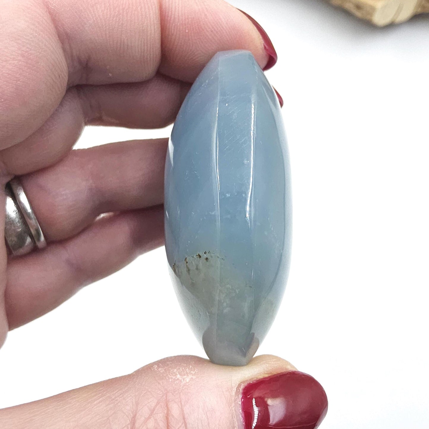 Blue Onyx Palm Stone – Calm, Strength & Throat Chakra Energy Crystal, 85g