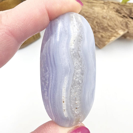 Blue Lace Agate Palm Stone – Calm, Communication & Throat Chakra Crystal, 60g