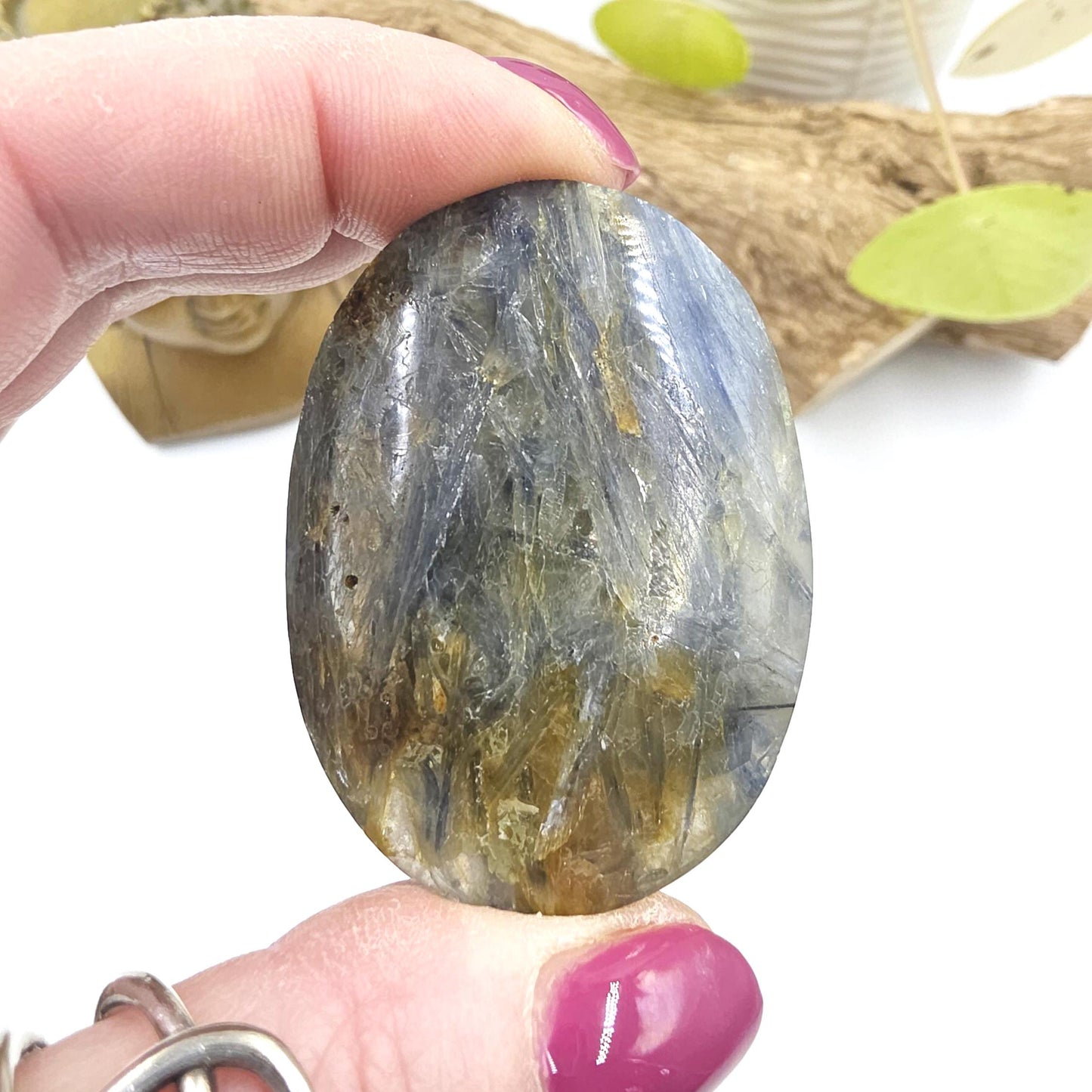 Kyanite Palm Stone – Energy Alignment, Calm & Throat Chakra Crystal, 45g