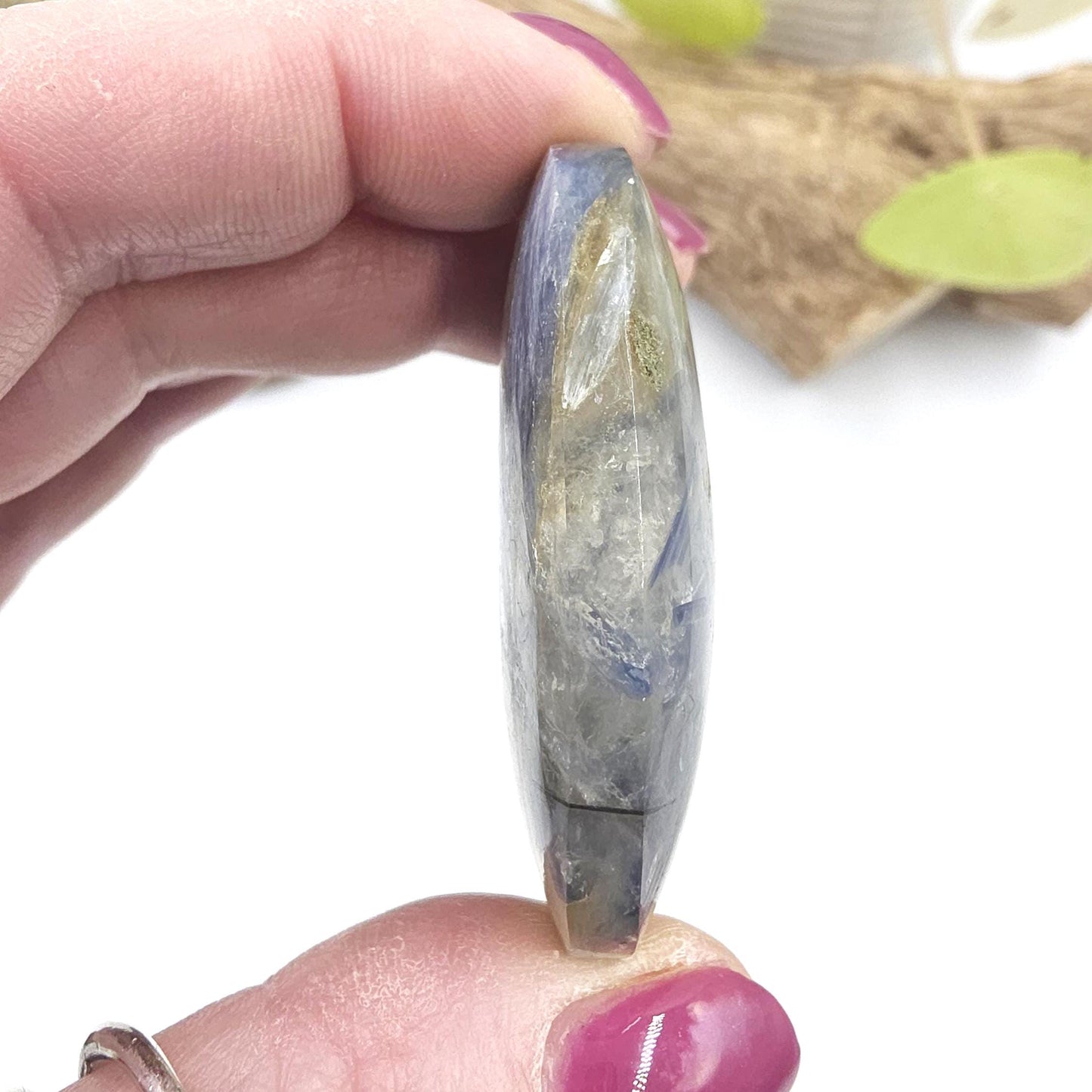 Kyanite Palm Stone – Energy Alignment, Calm & Throat Chakra Crystal, 45g