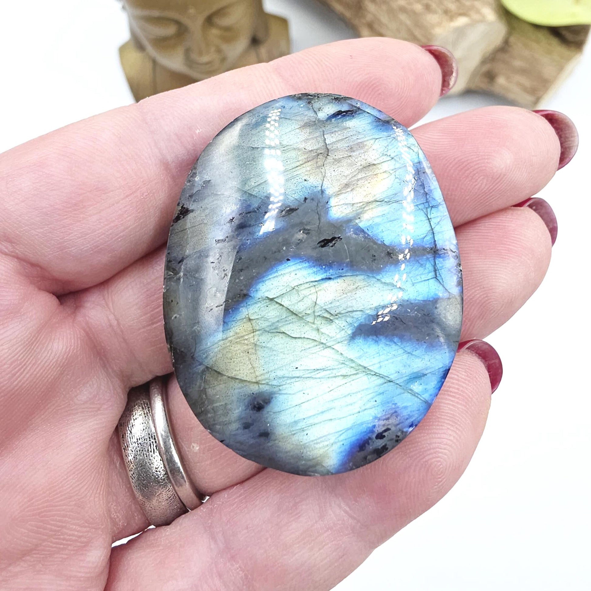 Little High Grade Labradorite Palm Stone – Protection, Intuition & Transformation Crystal, 40g