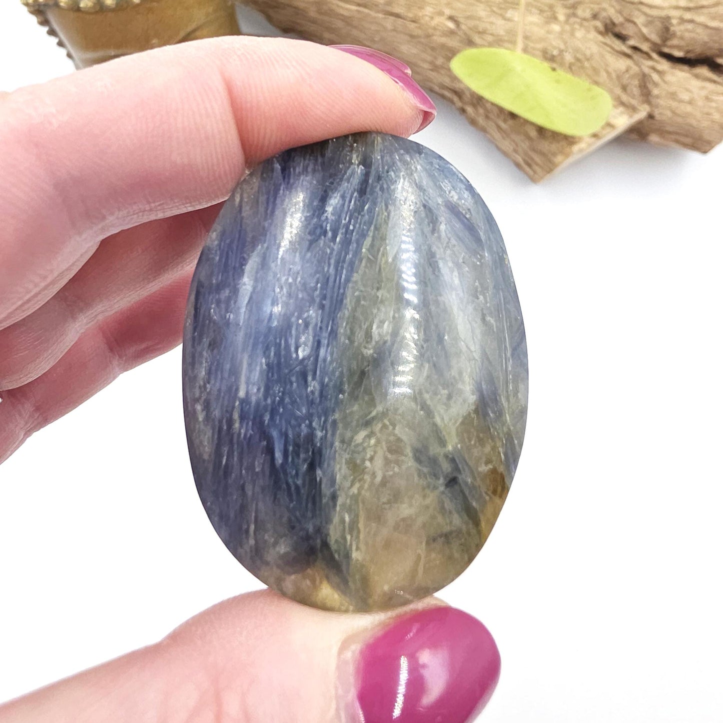 Kyanite Palm Stone – Energy Alignment, Calm & Throat Chakra Crystal, 70g