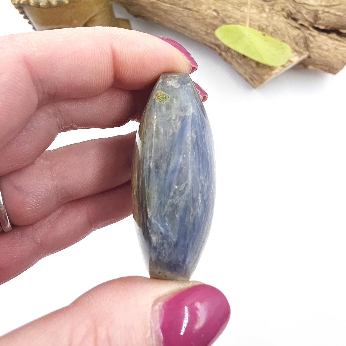 Kyanite Palm Stone – Energy Alignment, Calm & Throat Chakra Crystal, 70g