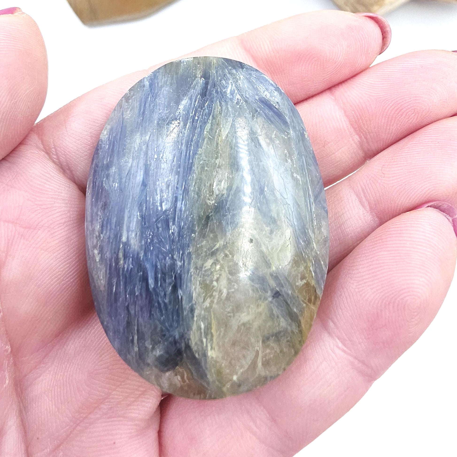 Kyanite Palm Stone – Energy Alignment, Calm & Throat Chakra Crystal, 70g