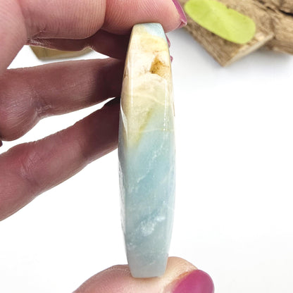 Caribbean Calcite Palm Stone – Calm, Intuition & Soothing Energy Crystal, 55g