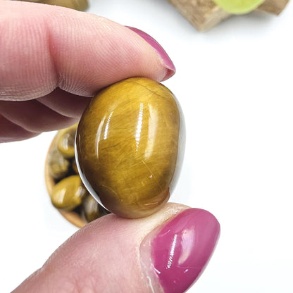 Golden Yellow Tiger’s Eye Tumble Stones – Confidence, Protection & Solar Plexus Chakra Crystal, 2-3cm