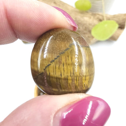 Golden Yellow Tiger’s Eye Tumble Stones – Confidence, Protection & Solar Plexus Chakra Crystal, 2-3cm