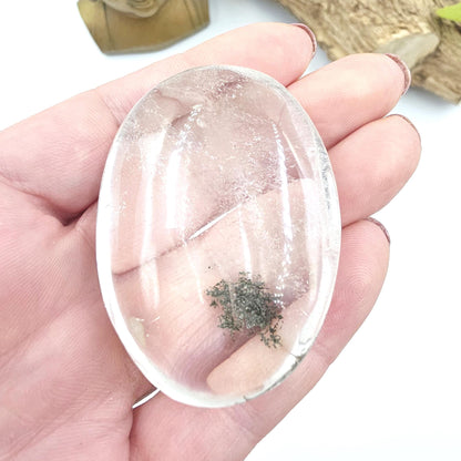 Minimalistic Garden Quartz (Lodolite) Palm Stone – Manifestation, Clarity & Inner Journey Healing Crystal, 75g