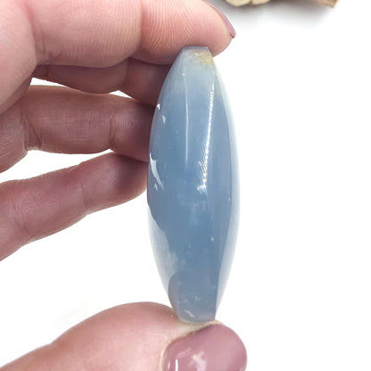 Blue Onyx Palm Stone – Calm, Strength & Throat Chakra Energy Crystal, 45g
