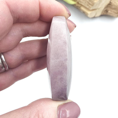 Silk Fluorite Palm Stone – Clarity, Calm & Soothing Flow Energy Crystal, 70g
