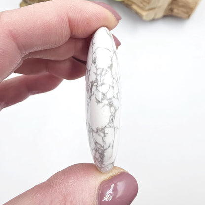 Howlite Palm Stone - Calming, Patience & Peaceful Sleep Healing Crystal, 45g