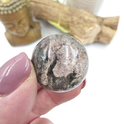 High Grade Garden Quartz (Lodolite) Sphere – Manifestation, Earth Wisdom & Rainbow Energy Crystal, 25mm