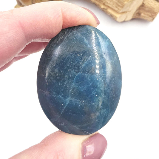 Blue Apatite Palm Stone – Motivation, Clarity & Throat Chakra Crystal, 60g
