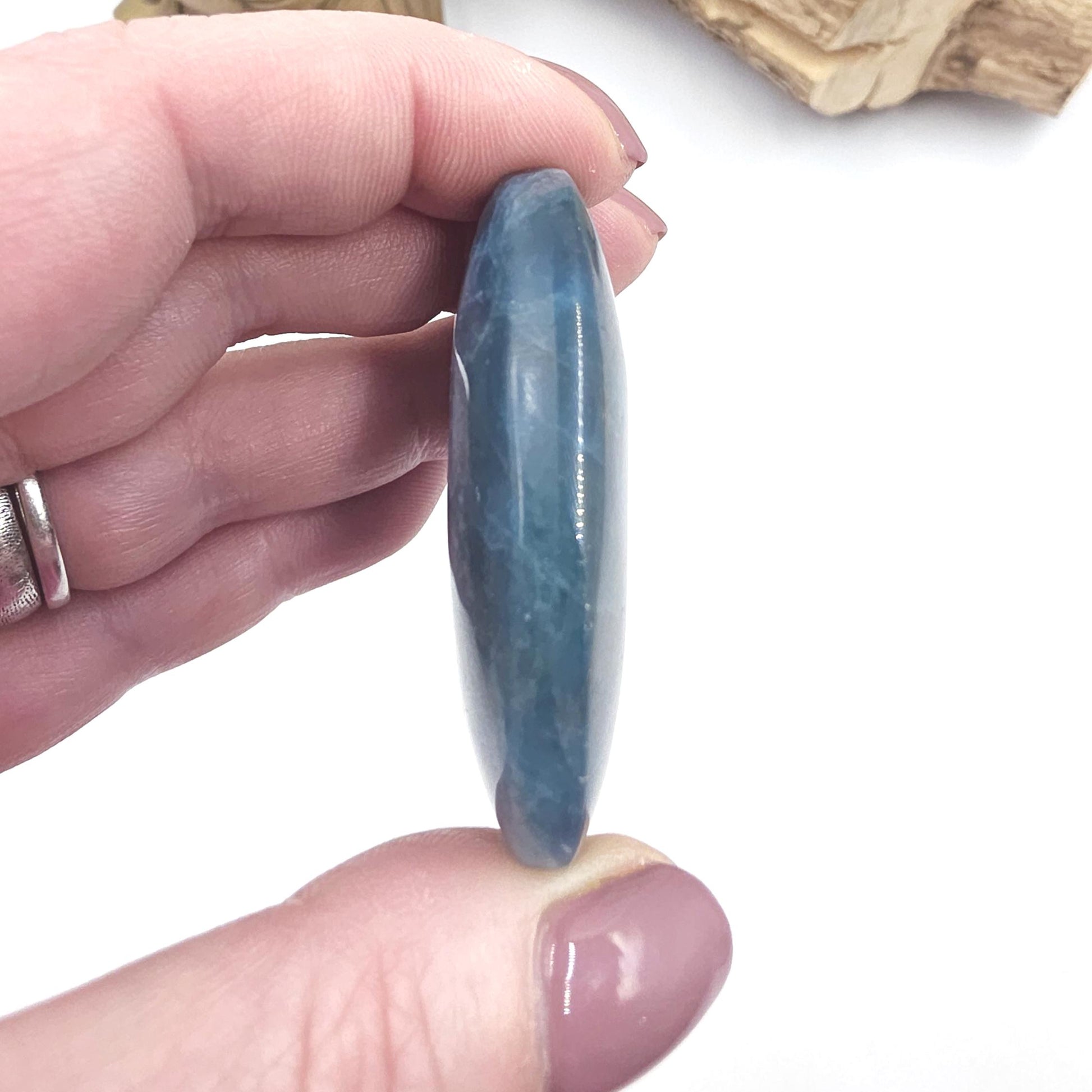 Blue Apatite Palm Stone – Motivation, Clarity & Throat Chakra Crystal, 60g