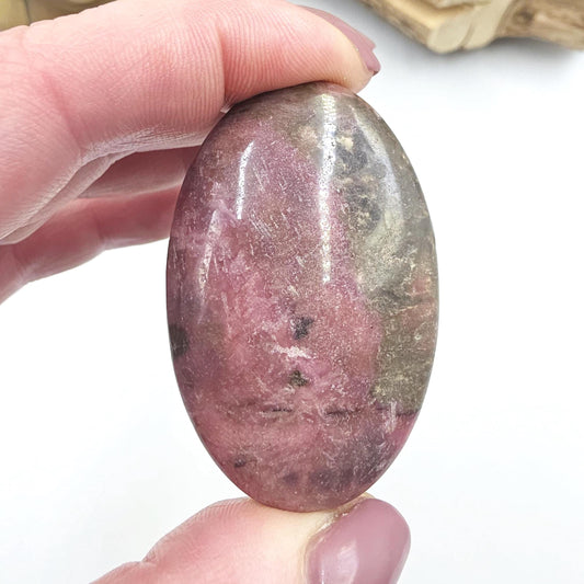 Rhodonite Palm Stone – Emotional Healing, Compassion & Grounded Heart Support Crystal, 55g