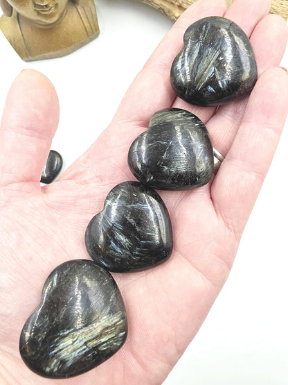 Astrophyllite Crystal Hearts – Transformation, Insight & Crown Chakra Crystal, 3.5cm