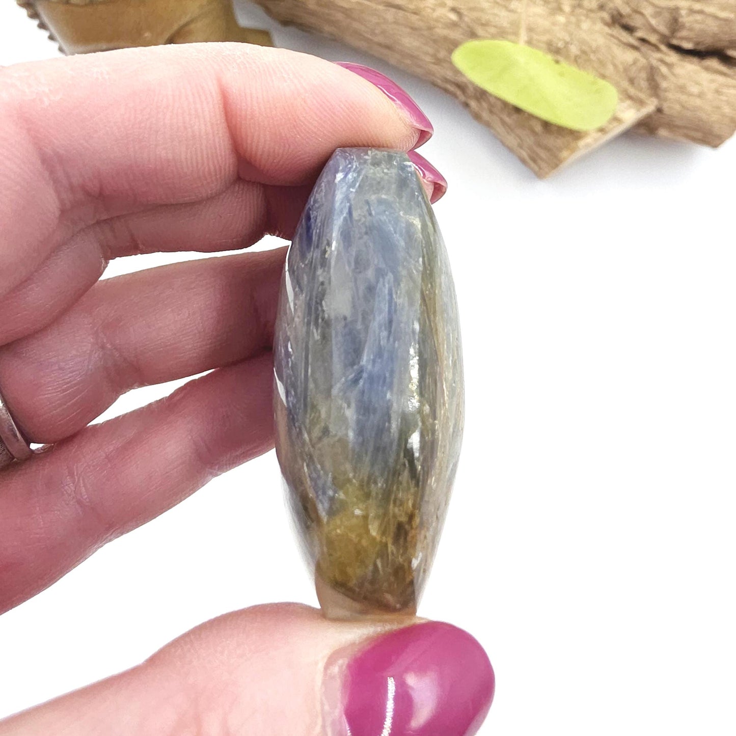 Kyanite Palm Stone – Energy Alignment, Calm & Throat Chakra Crystal, 70g