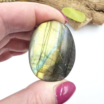 Little Labradorite Palm Stone – Protection, Intuition & Transformation Crystal, 30g