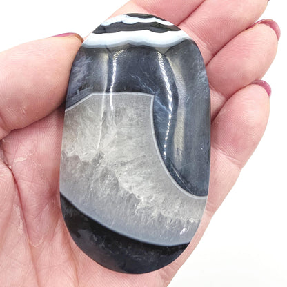 Banded Black Agate Palm Stone – Protection, Stability & Grounding Support Crystal, 95g