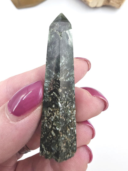Seraphinite Tower – Healing, Spiritual Connection & Heart Chakra Crystal, 6cm