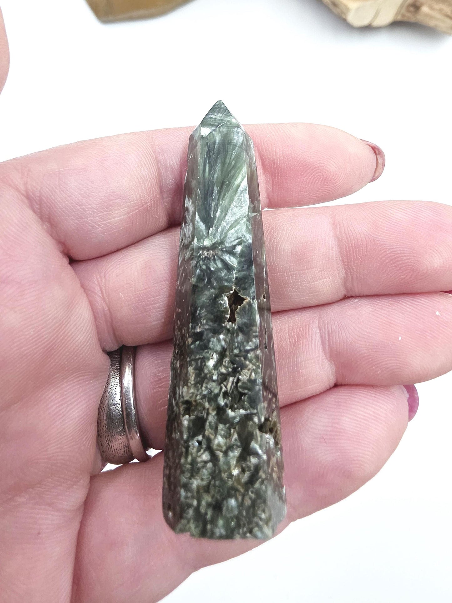Seraphinite Tower – Healing, Spiritual Connection & Heart Chakra Crystal, 6cm