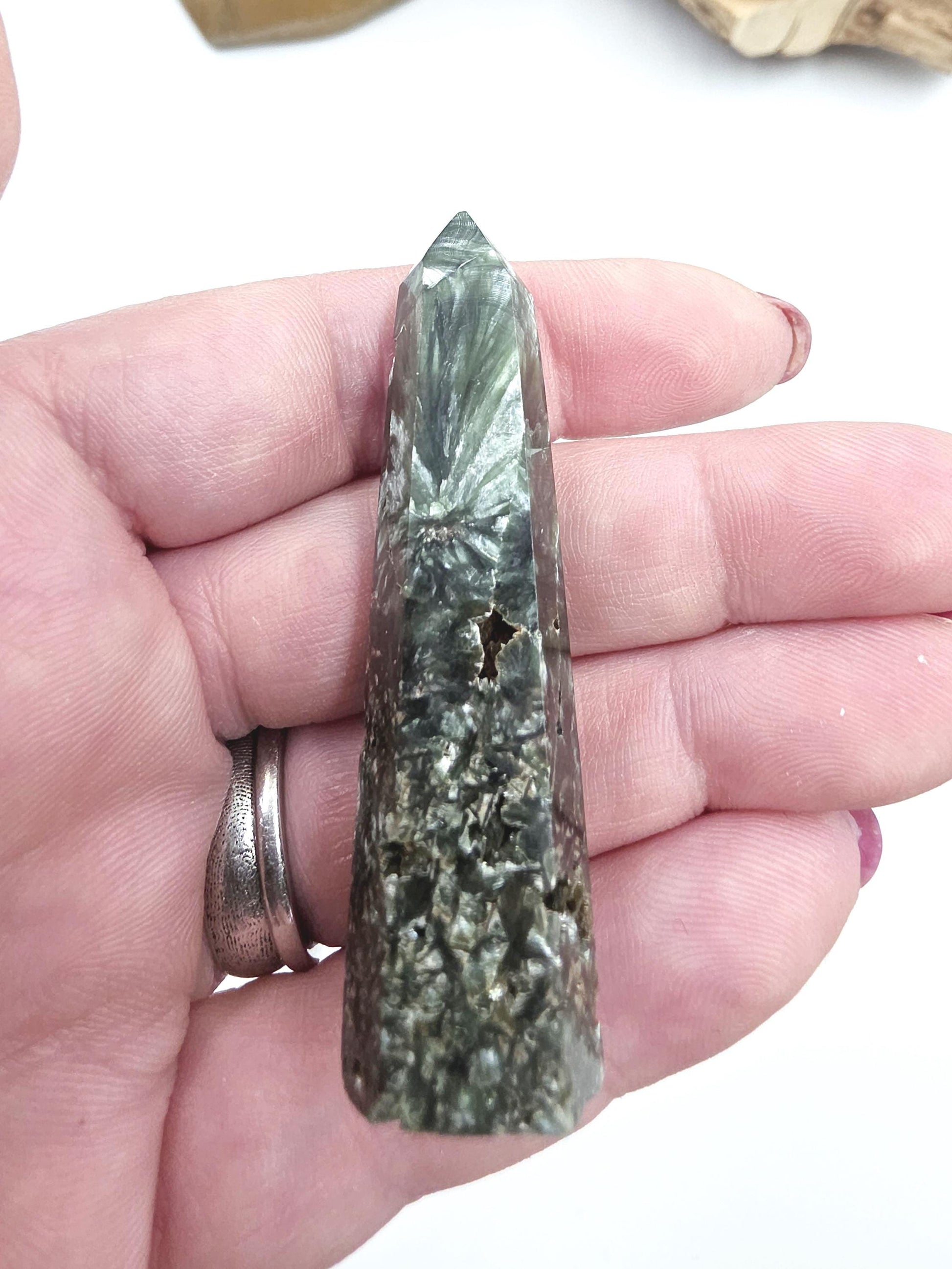 Seraphinite Tower – Healing, Spiritual Connection & Heart Chakra Crystal, 6cm