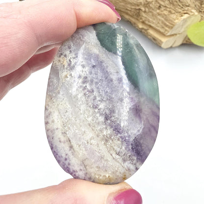 Silk Fluorite Palm Stone – Clarity, Calm & Soothing Flow Energy Crystal, 105g