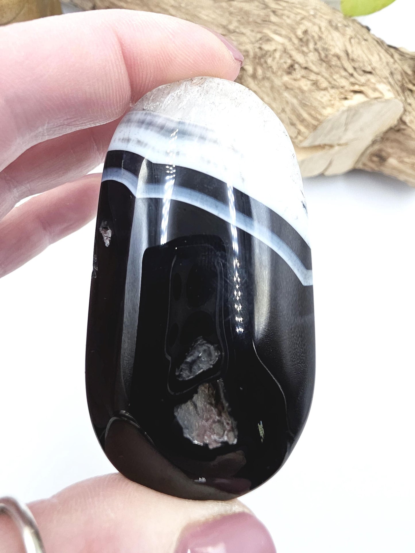 Banded Black Agate Palm Stone – Protection, Stability & Grounding Support Crystal, 95g