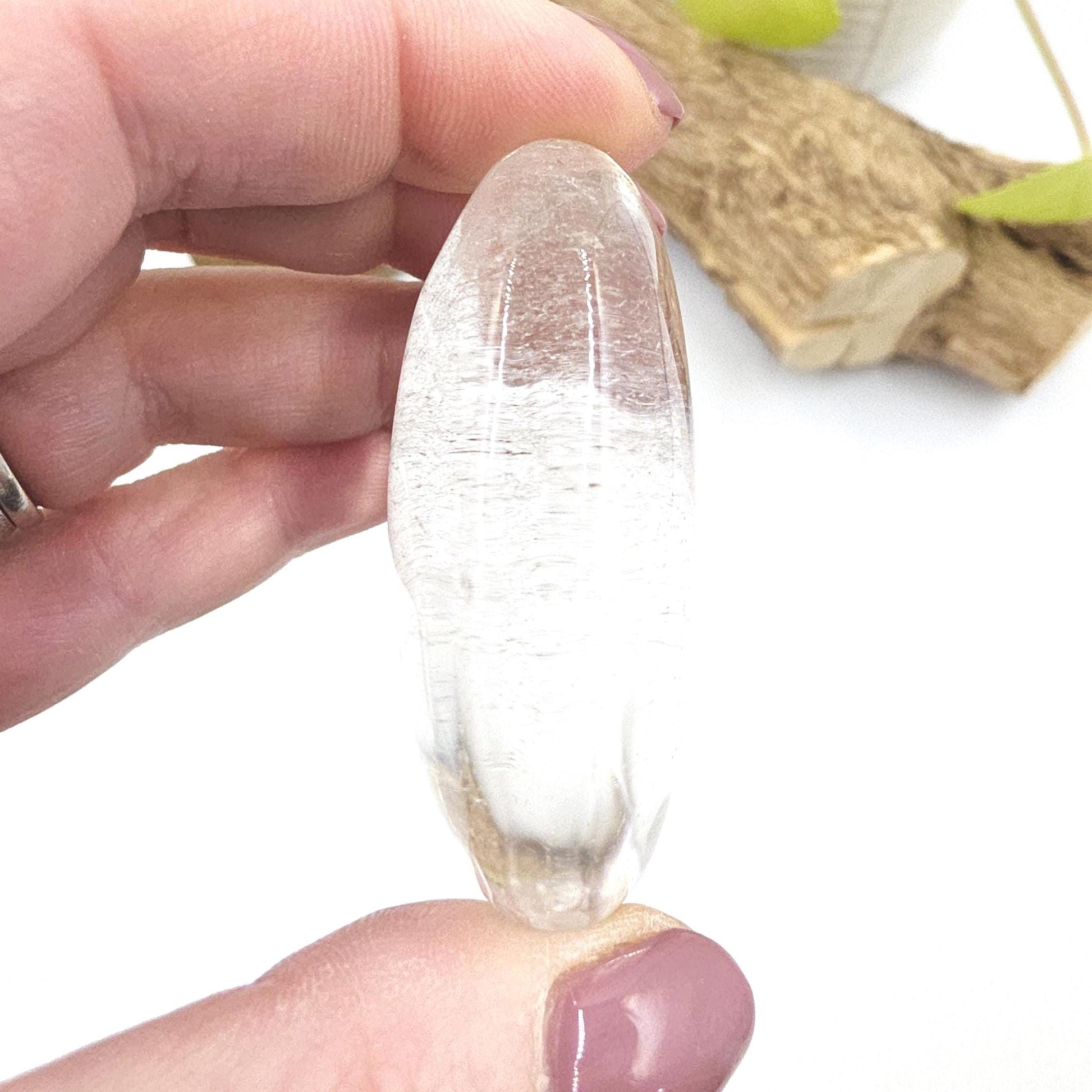 Minimalistic Garden Quartz (Lodolite) Palm Stone – Manifestation, Clarity & Inner Journey Healing Crystal, 75g