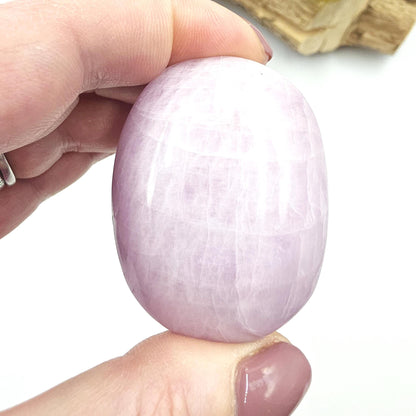 Flashy Chunky Kunzite Crystal Palm Stone - Heart Chakra & Emotional Healing Crystal, 100g