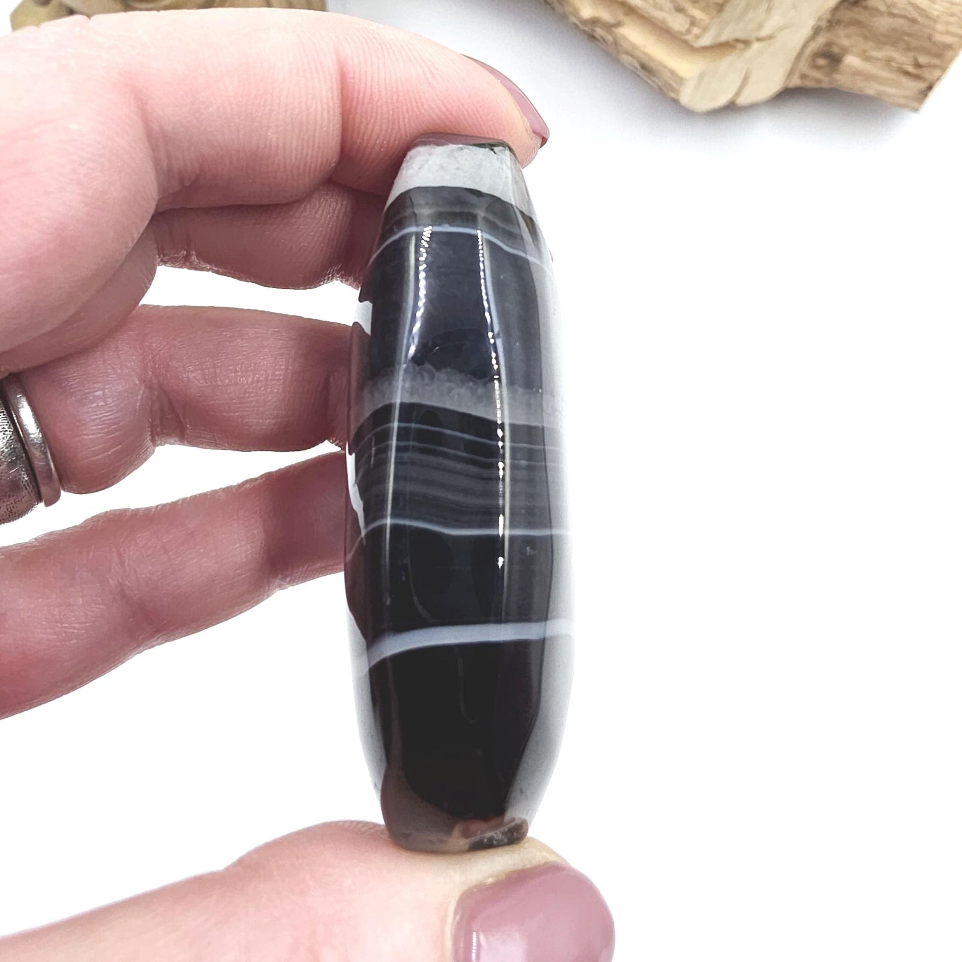 Banded Black Agate Palm Stone – Protection, Stability & Grounding Support Crystal, 80g