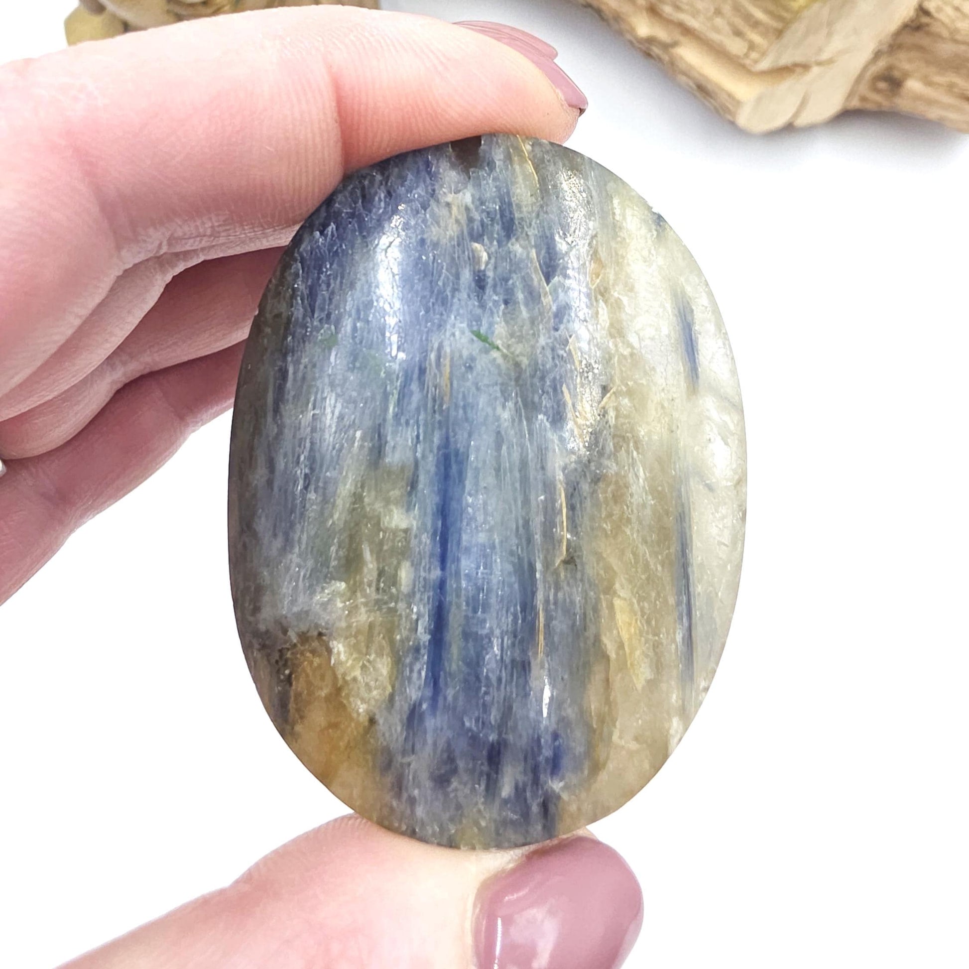 Kyanite Palm Stone – Energy Alignment, Calm & Throat Chakra Crystal, 80g