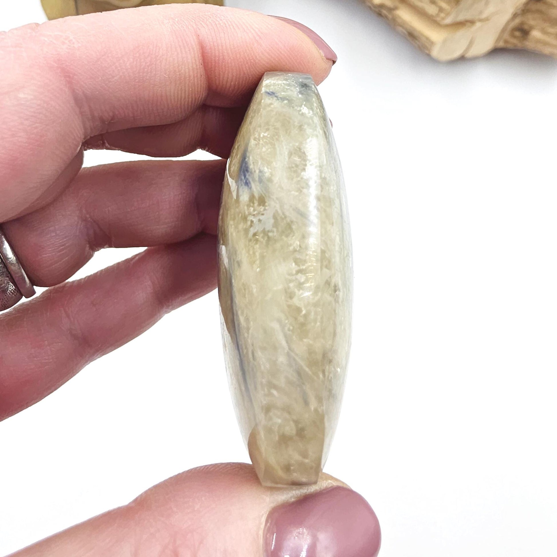 Kyanite Palm Stone – Energy Alignment, Calm & Throat Chakra Crystal, 80g