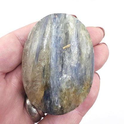 Kyanite Palm Stone – Energy Alignment, Calm & Throat Chakra Crystal, 80g