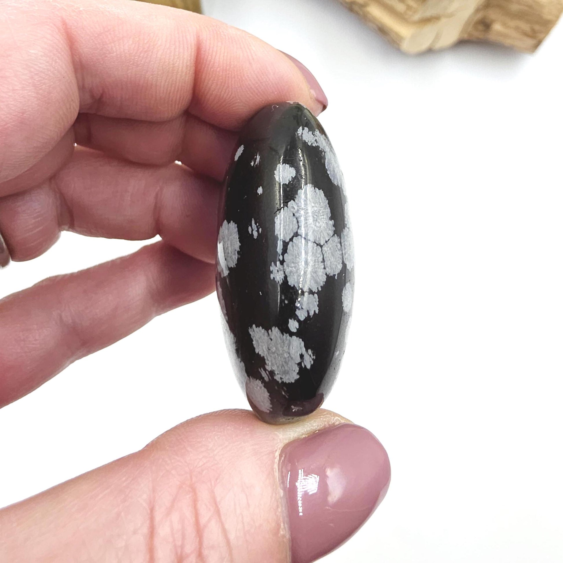 Little Snowflake Obsidian Palm Stone – Grounding, Protection & Emotional Balance Crystal, 40g