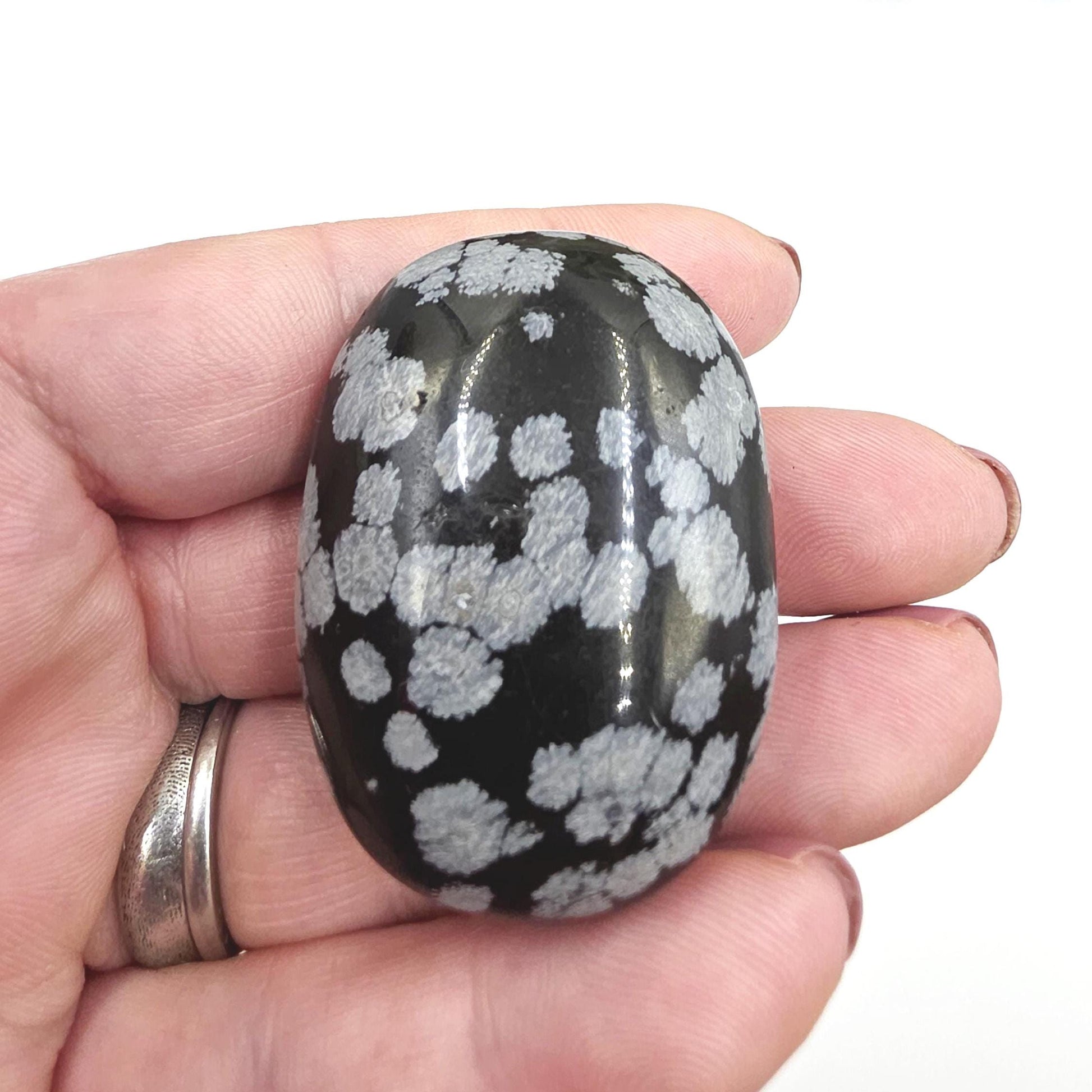 Little Snowflake Obsidian Palm Stone – Grounding, Protection & Emotional Balance Crystal, 40g