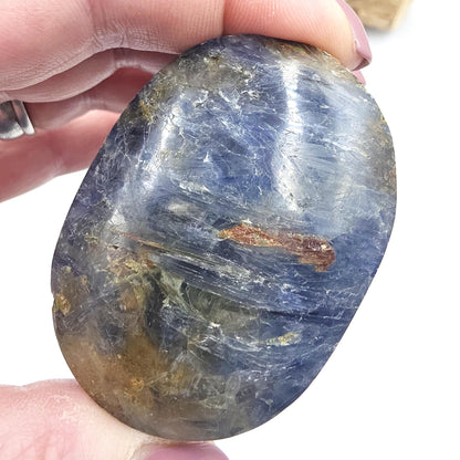 Kyanite Palm Stone – Energy Alignment, Calm & Throat Chakra Crystal, 100g