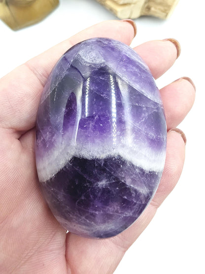 Dream Amethyst (Chevron) Palm Stone – Intuition, Calm & Spiritual Clarity Crystal, 105g