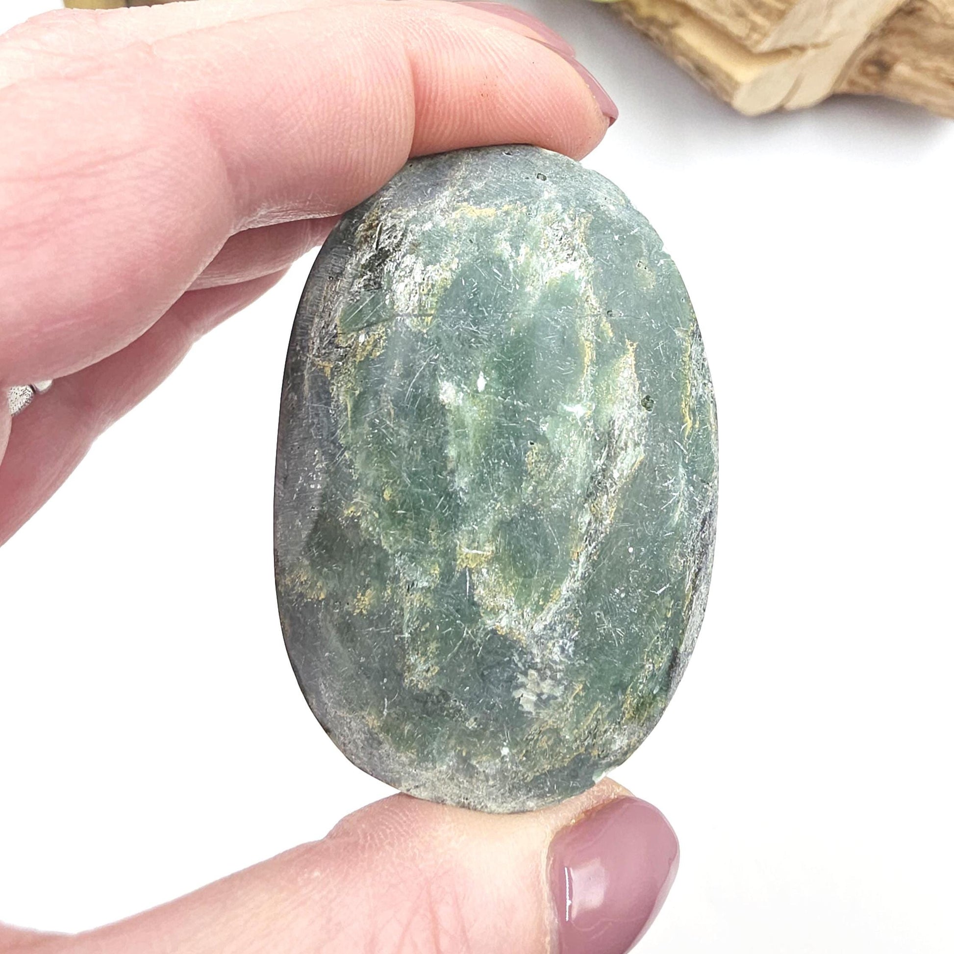 Fuchsite Palm Stone – Heart Healing, Emotional Support & Gentle Calming Crystal, 90g