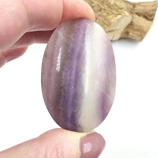 Silk Fluorite Palm Stone – Clarity, Calm & Soothing Flow Energy Crystal, 70g