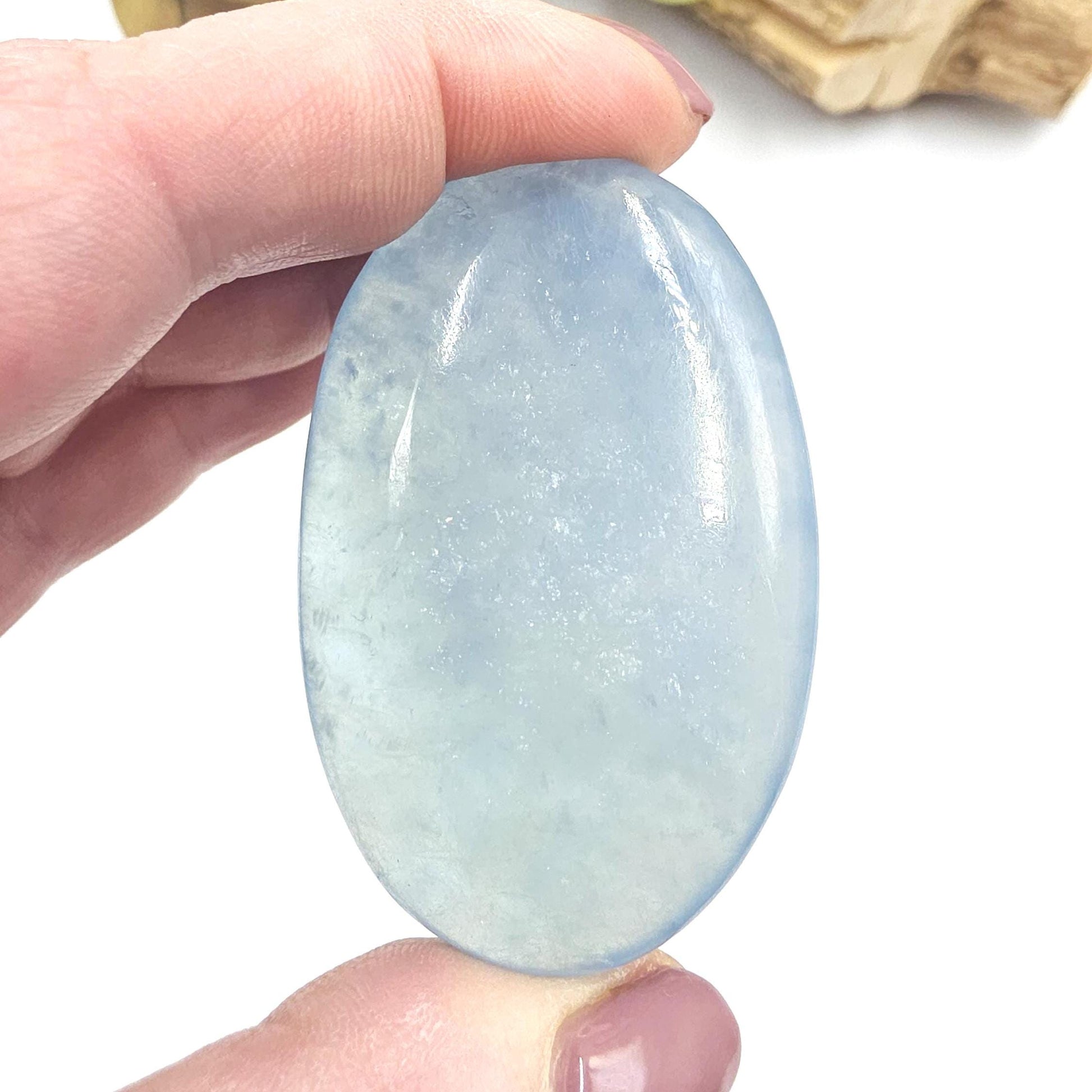 High Grade Aquamarine Palm Stone – Calm, Courage & Emotional Clarity Crystal, 45g