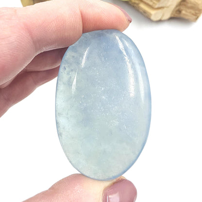High Grade Aquamarine Palm Stone – Calm, Courage & Emotional Clarity Crystal, 45g