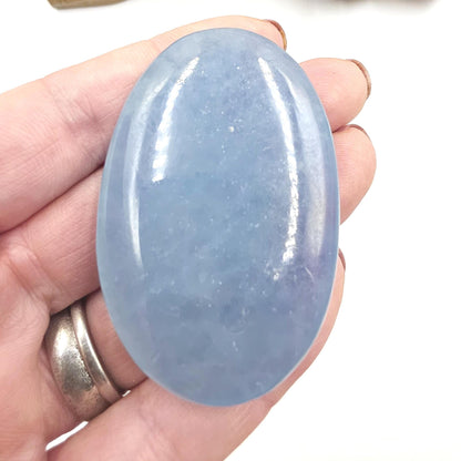 High Grade Aquamarine Palm Stone – Calm, Courage & Emotional Clarity Crystal, 45g
