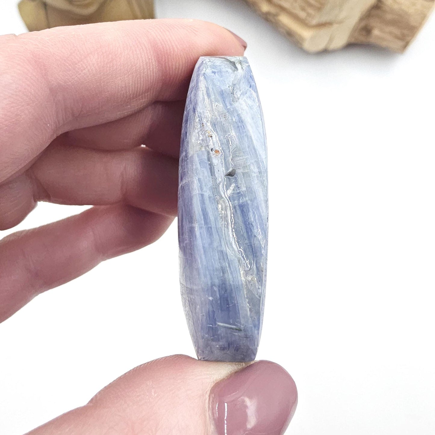 Kyanite Palm Stone – Energy Alignment, Calm & Throat Chakra Crystal, 65g