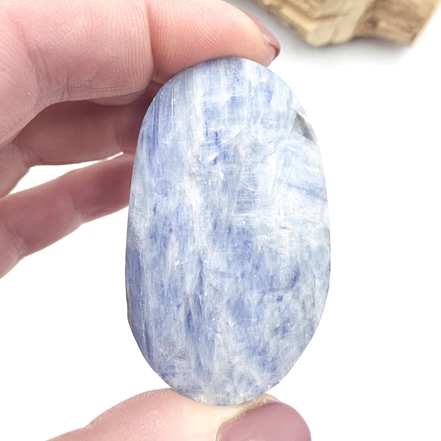 Kyanite Palm Stone – Energy Alignment, Calm & Throat Chakra Crystal, 65g