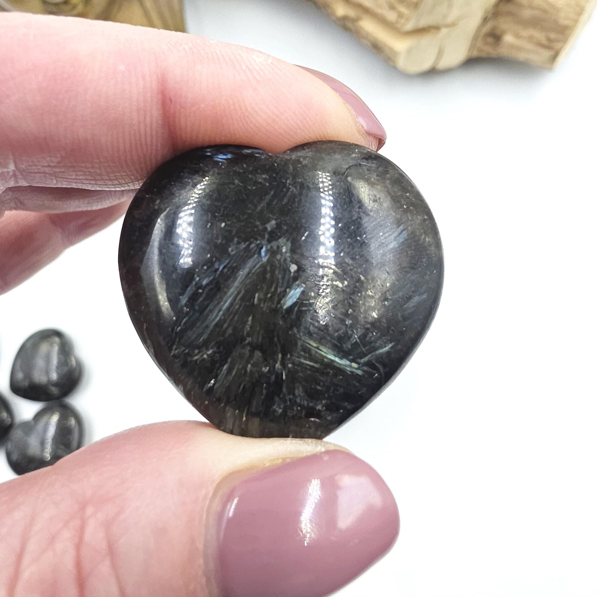 Astrophyllite Crystal Hearts – Transformation, Insight & Crown Chakra Crystal, 3.5cm