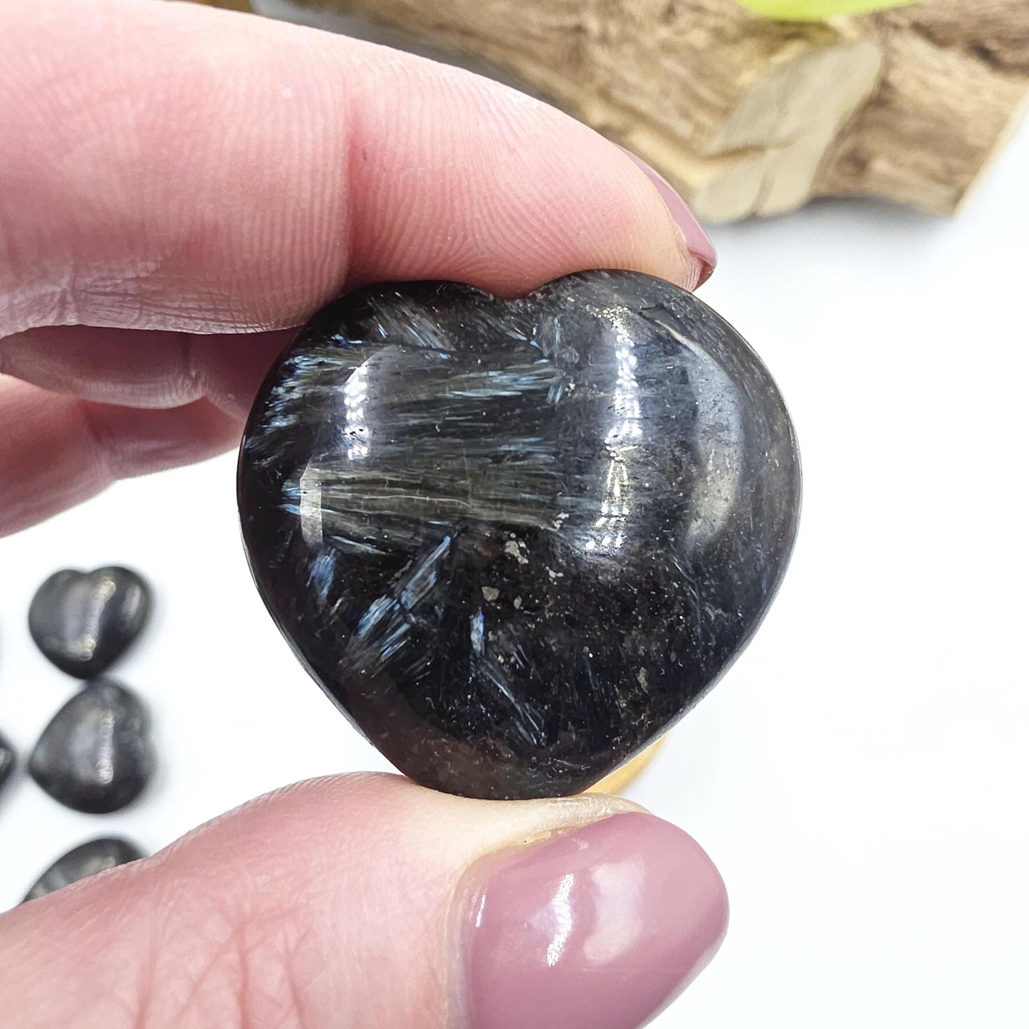 Astrophyllite Crystal Hearts – Transformation, Insight & Crown Chakra Crystal, 3.5cm